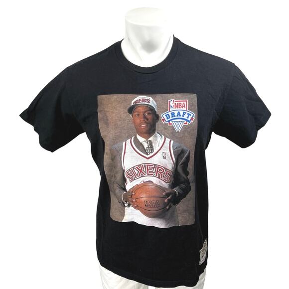 Mitchell & Ness Mens Black Allen Iverson Sixers 1996 NBA Draft Tee T-Shirt Top M - Picture 1 of 4